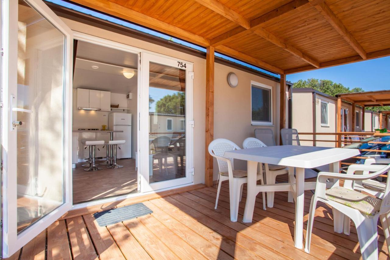 Mobile Homes Delta Marine At Campsite Lopari Nerezine Bagian luar foto