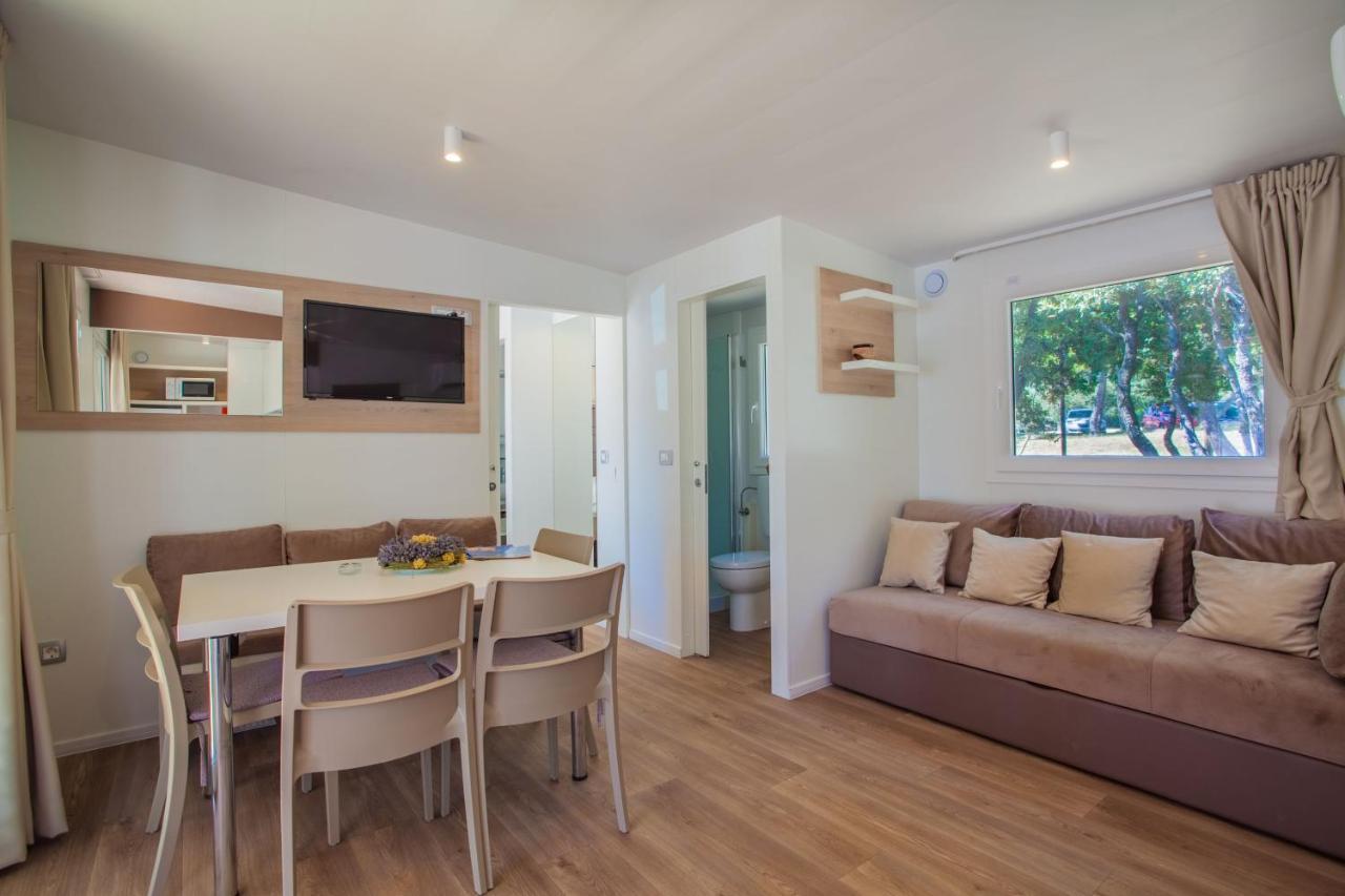 Mobile Homes Delta Marine At Campsite Lopari Nerezine Bagian luar foto
