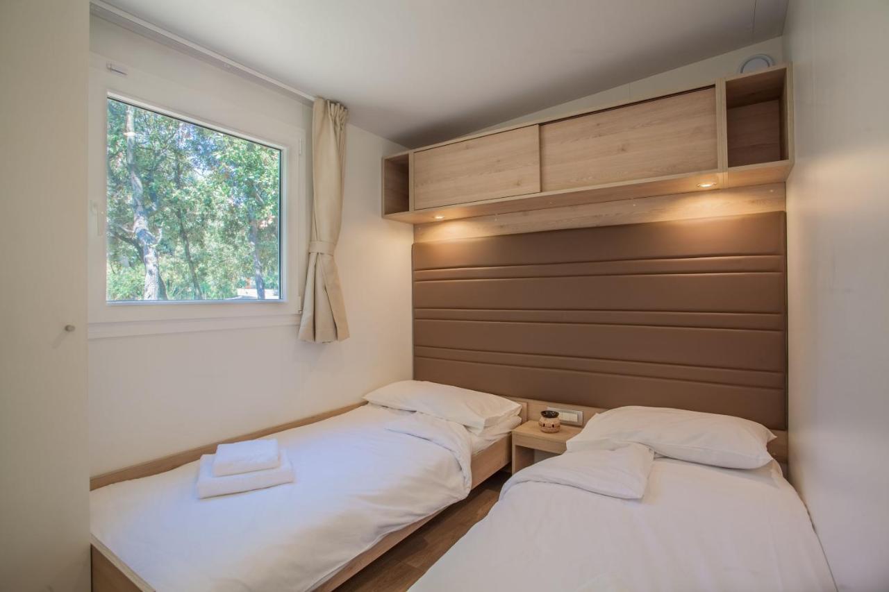 Mobile Homes Delta Marine At Campsite Lopari Nerezine Bagian luar foto