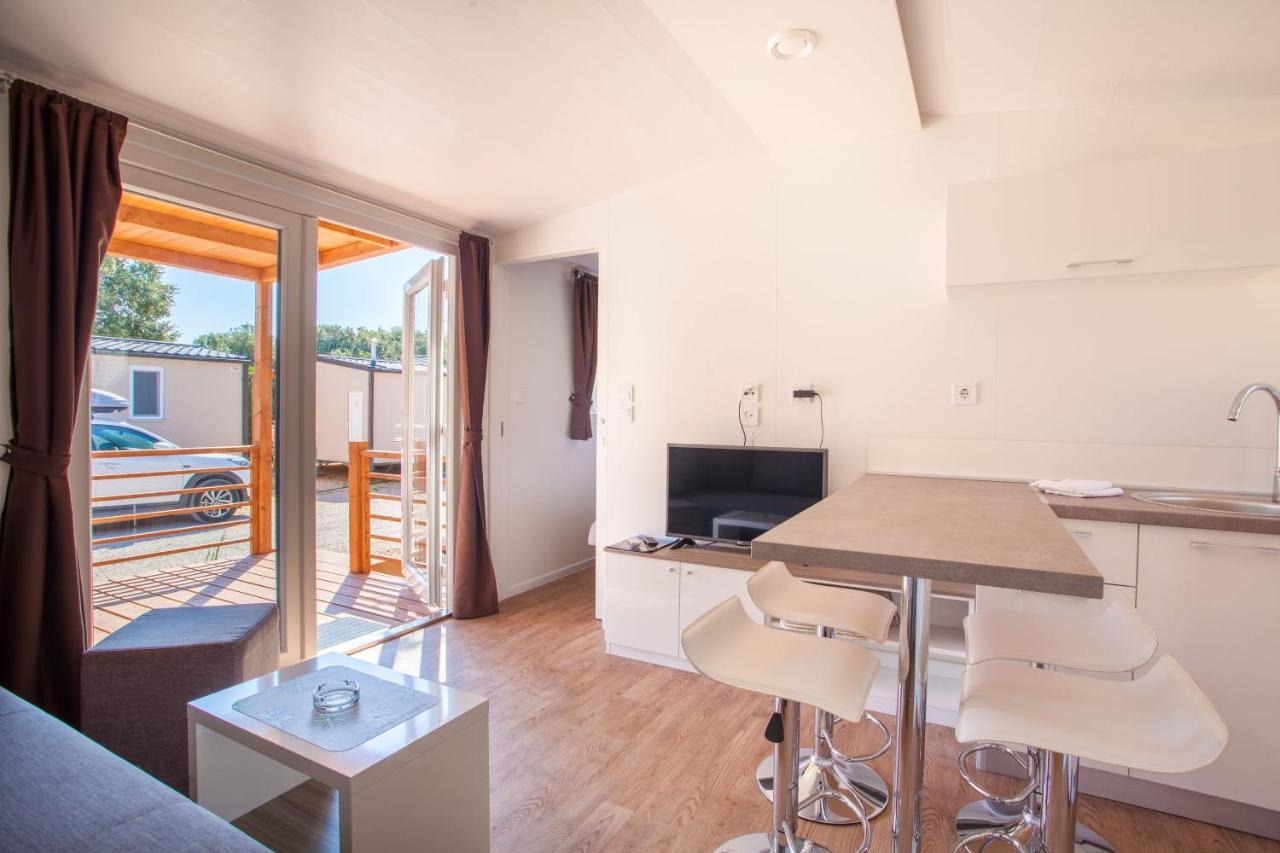 Mobile Homes Delta Marine At Campsite Lopari Nerezine Bagian luar foto