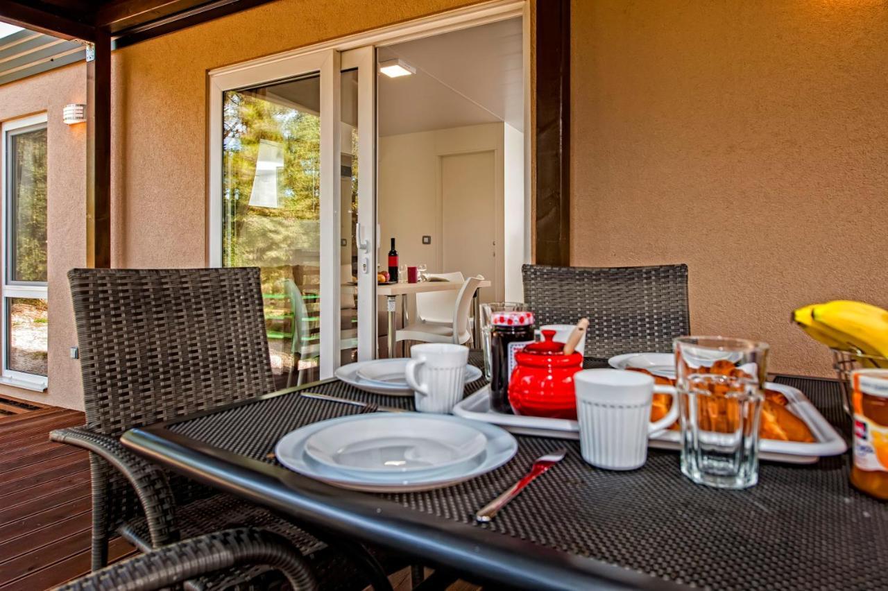 Mobile Homes Delta Marine At Campsite Lopari Nerezine Bagian luar foto