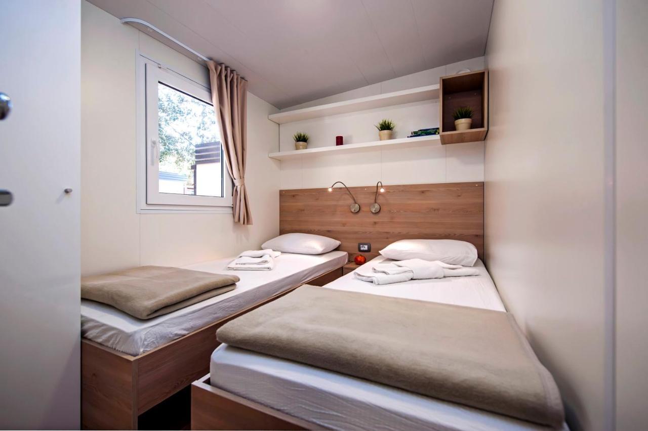 Mobile Homes Delta Marine At Campsite Lopari Nerezine Bagian luar foto